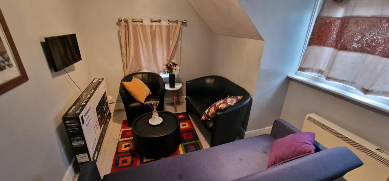 Cosy 2 Bedroom Flat - Sleeps 6 People - Close To Lewisham Dlr/Train Station Londres Extérieur photo