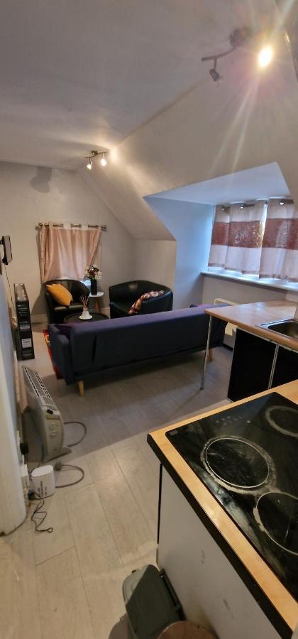 Cosy 2 Bedroom Flat - Sleeps 6 People - Close To Lewisham Dlr/Train Station Londres Extérieur photo