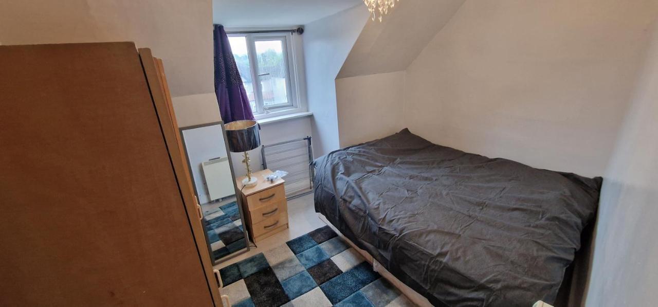Cosy 2 Bedroom Flat - Sleeps 6 People - Close To Lewisham Dlr/Train Station Londres Extérieur photo